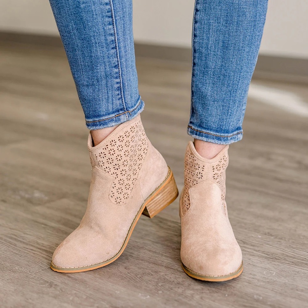 Cole Haan Jayne beige‎ leather/suede cutout booties - Picture 7 of 7